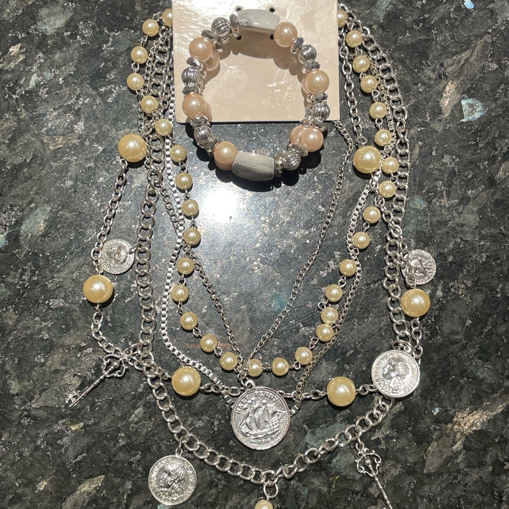 ⭐️ 4-Piece Bundle | Vintage Style Layered Charm Necklace Set ⭐️